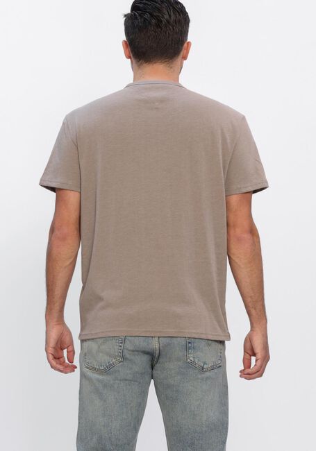 Sand TOMMY JEANS T-shirt TJM REG BADGE TEE EXT - large