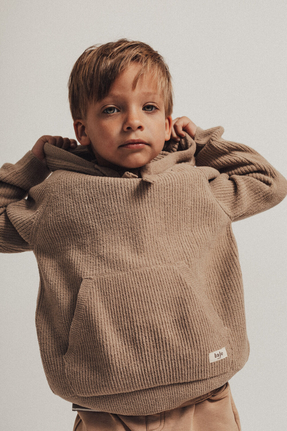 Camelfarbene BAJE STUDIO Pullover CLAY - large