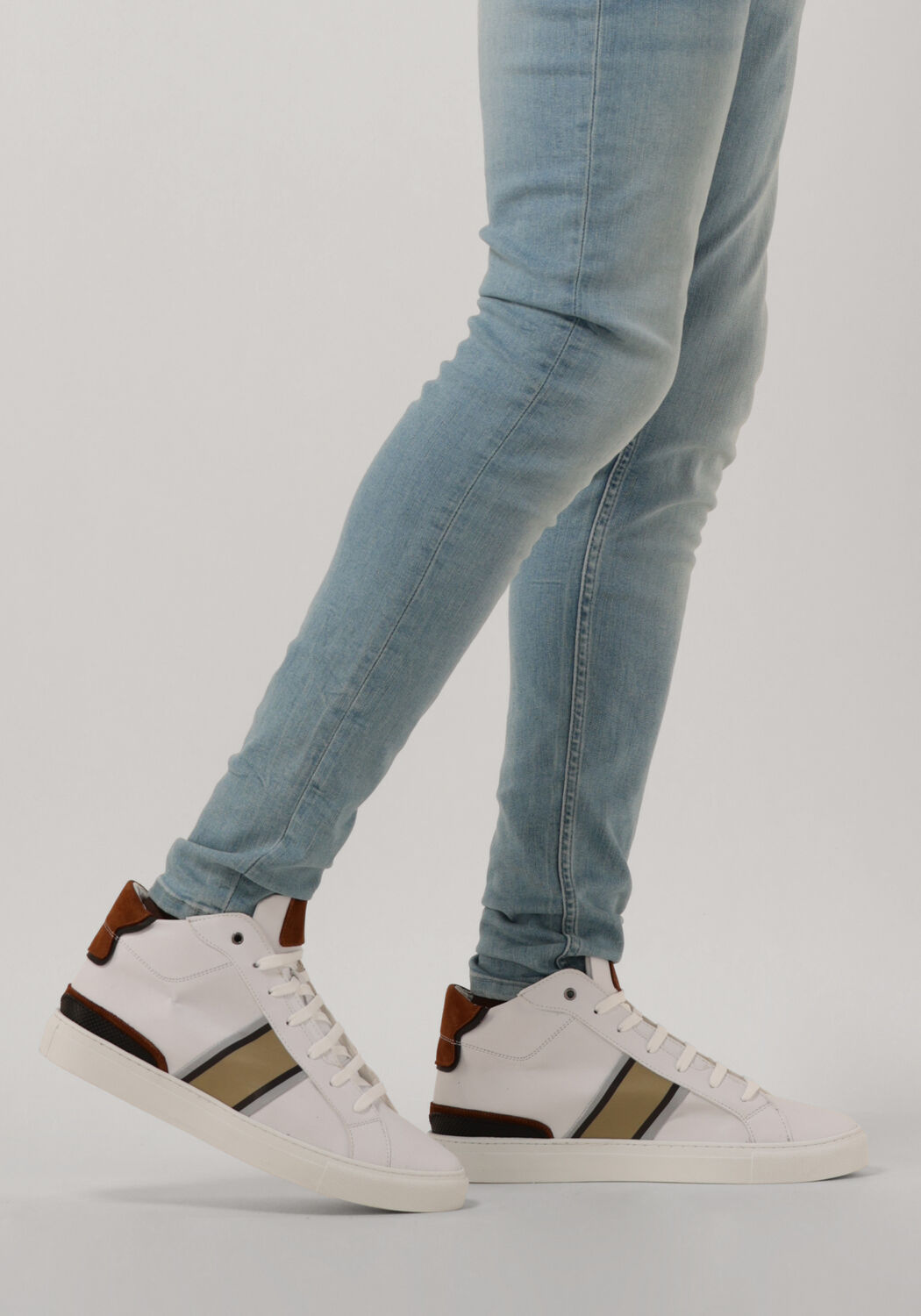 Wei&szlig;e GUESS Sneaker High TODI MID - large