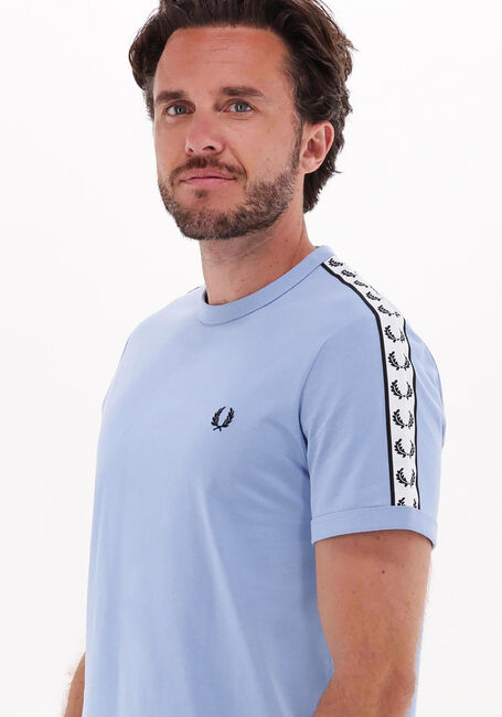 Hellblau FRED PERRY T-shirt TAPED RINGER T-SHIRT - large