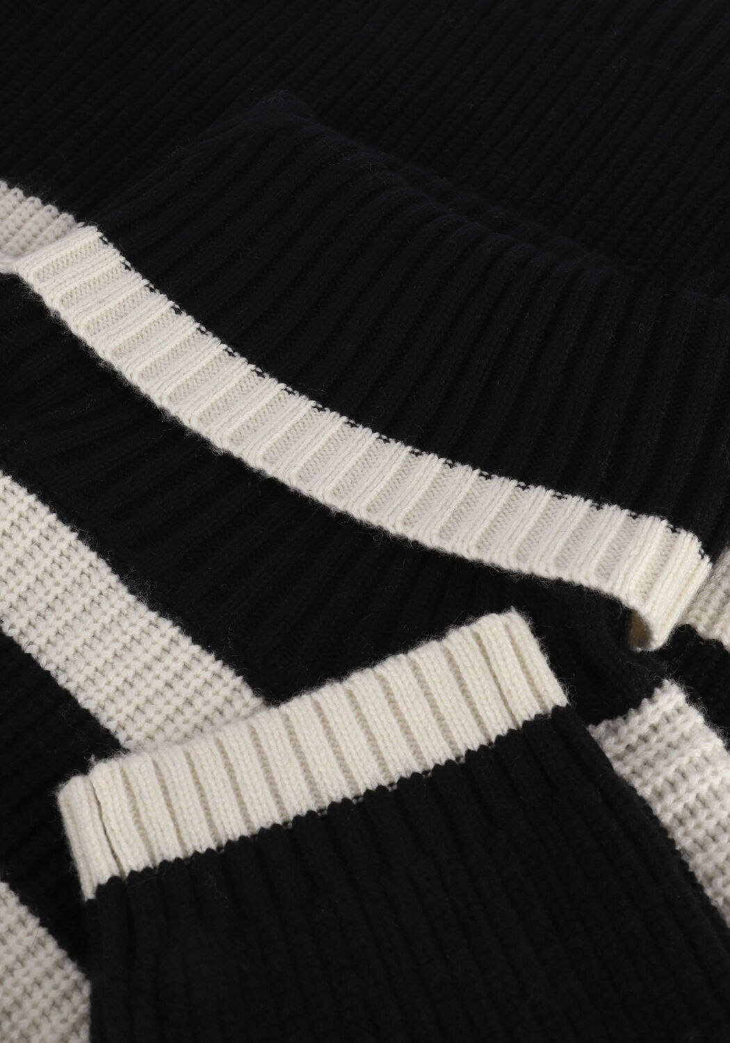 Schwarze JUST FEMALE Rollkragenpullover CIRI KNIT ROLLNECK - large