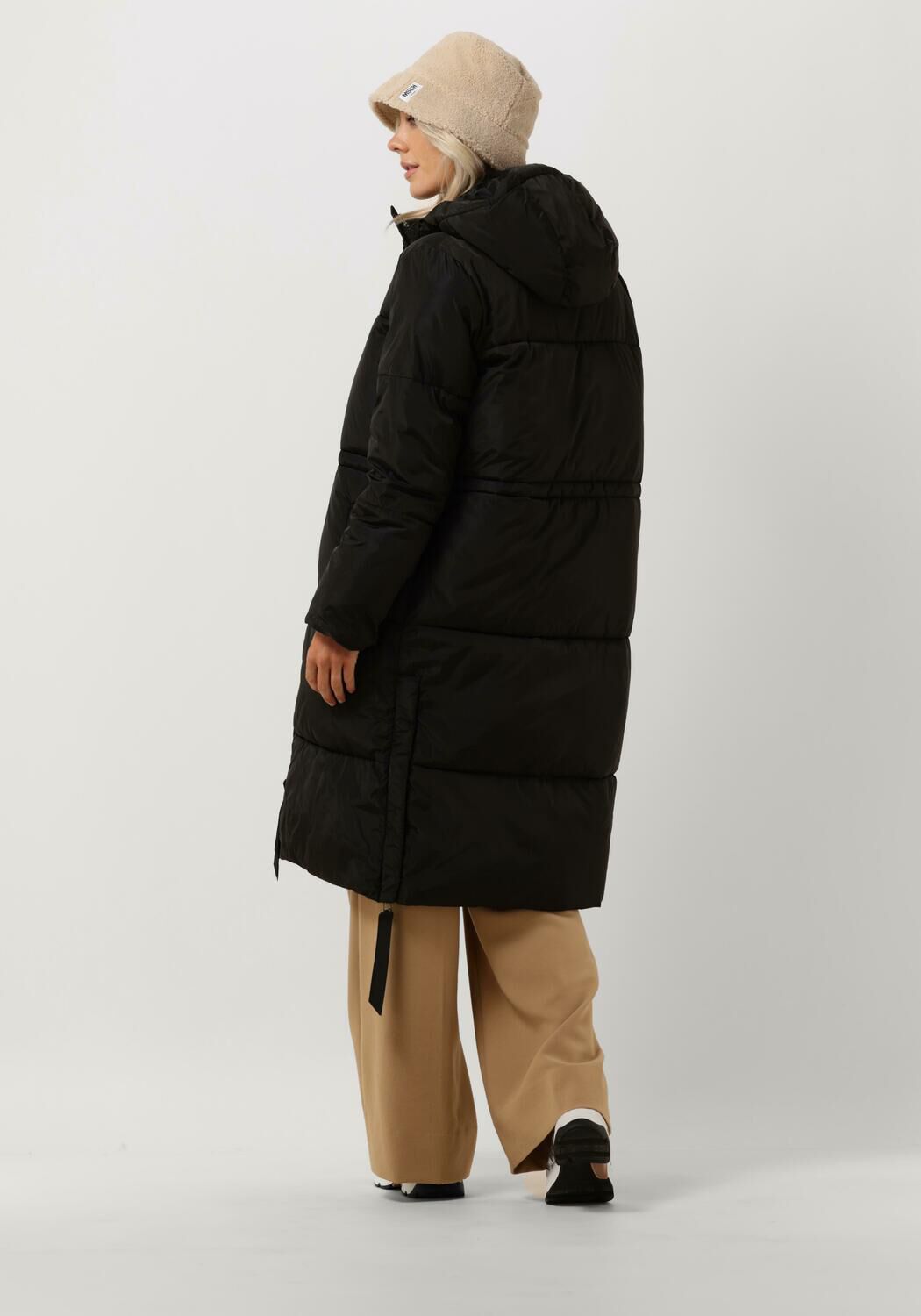 Spin coat second female on sale