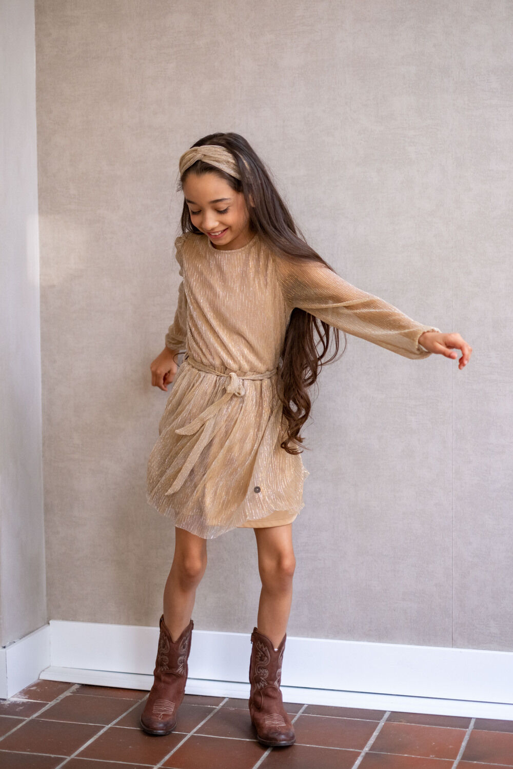 Goldfarbene LIKE FLO Minikleid MAZE FLO PLISSEE DRESS - large