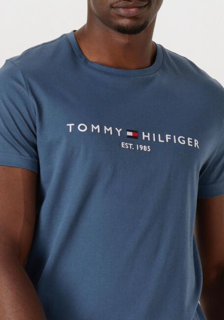 Blaue TOMMY HILFIGER T-shirt TOMMY LOGO TEE - large