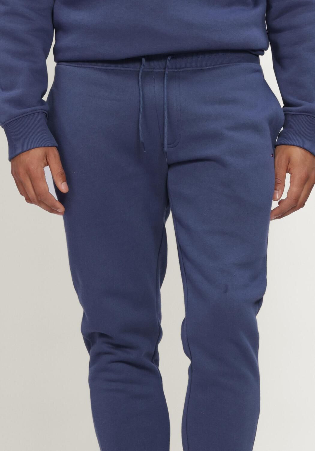 Blaue TOMMY JEANS Jogginghose TJM SLIM S FLAG SWEATPANT EXT - large