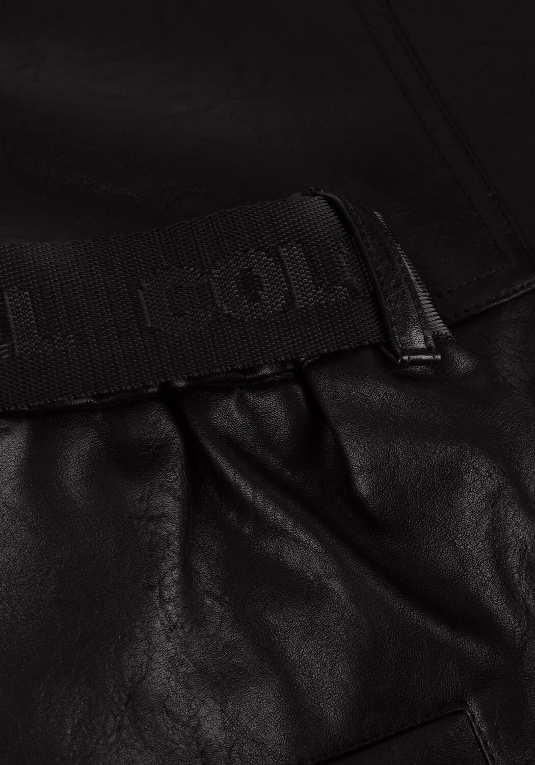 Schwarze COLOURFUL REBEL Hosen LOUAS COLOURFUL REBEL BELT SHORT - large