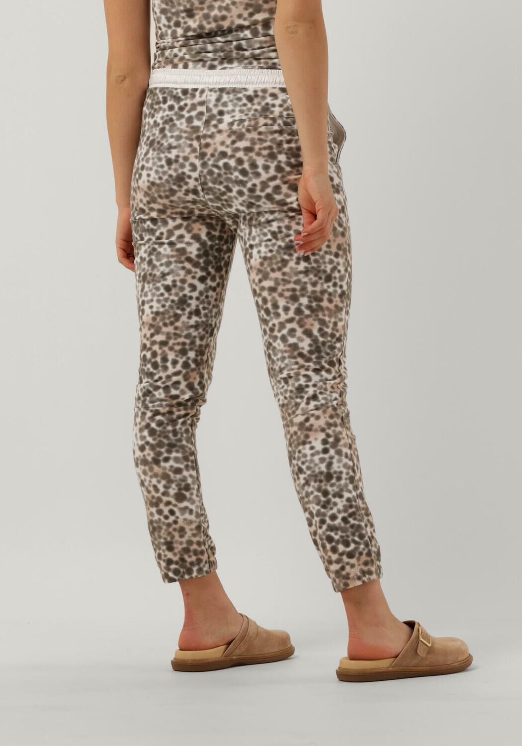 Cropped jogger gold deals 10 days