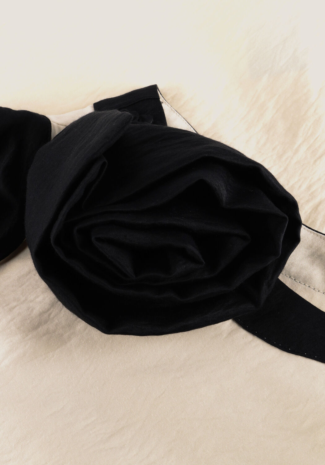 Creme JANSEN AMSTERDAM Top PAISLEY TOP CB 308 COLOR BLOCK SLEEVELESS FLOWER DETAIL - large