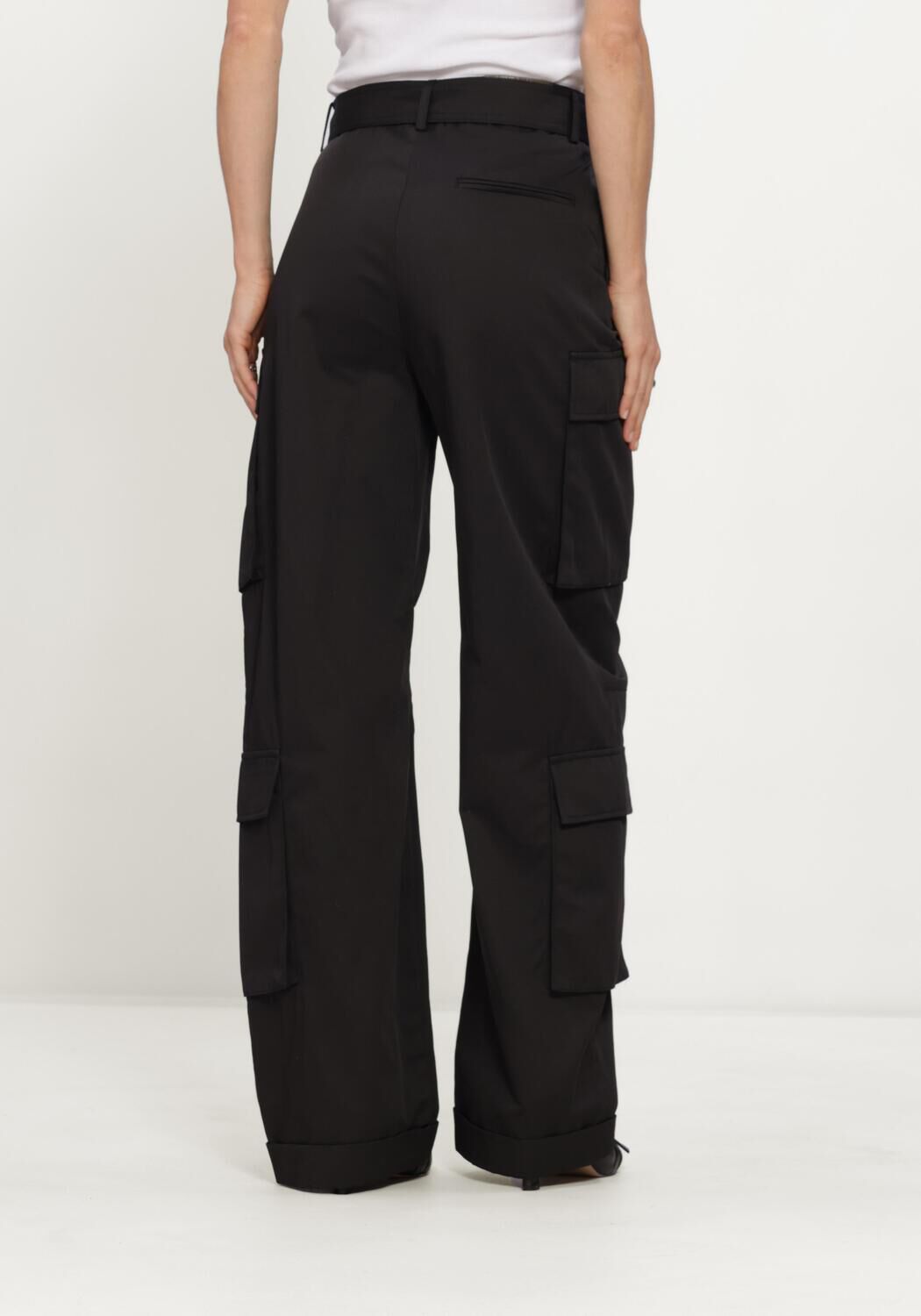 Schwarze HAUTE L'AMITI&Eacute; Hosen RABI CARGO POCKET TALL PANT - large