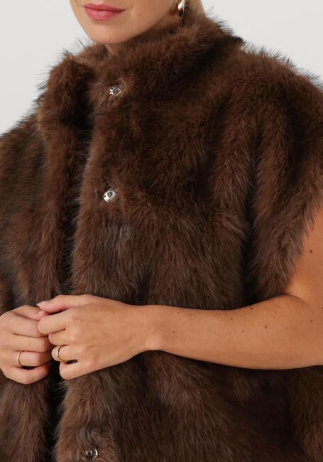 Braune NEO NOIR Bodywarmer KEVINI FAUX FUR VEST - large