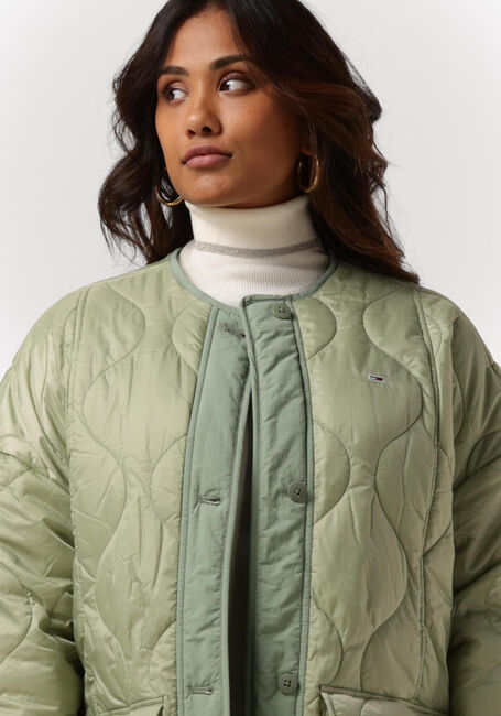 Grüne TOMMY JEANS Wattierte Jack TJW OVERSIZE ONION QUILT JACKET - large