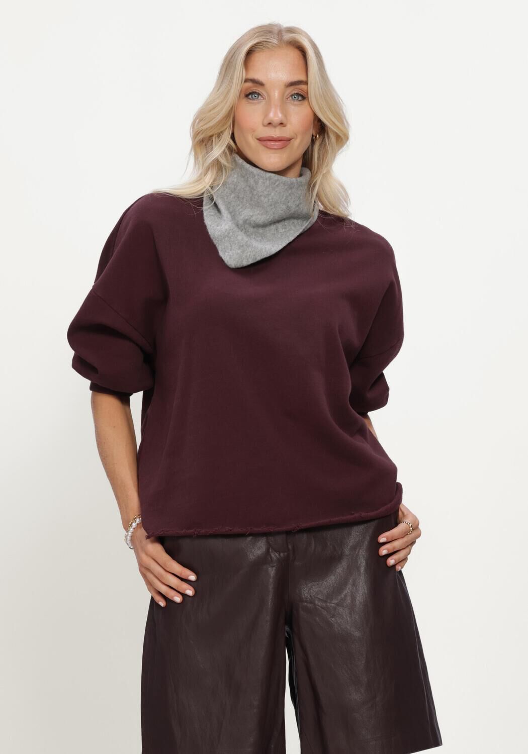 Bordeaux CIRCLE OF TRUST Top KENZIE SWEAT - large