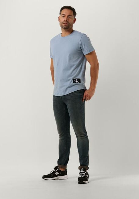 Blaue CALVIN KLEIN T-shirt BADGE TURN UP SLEEVE - large