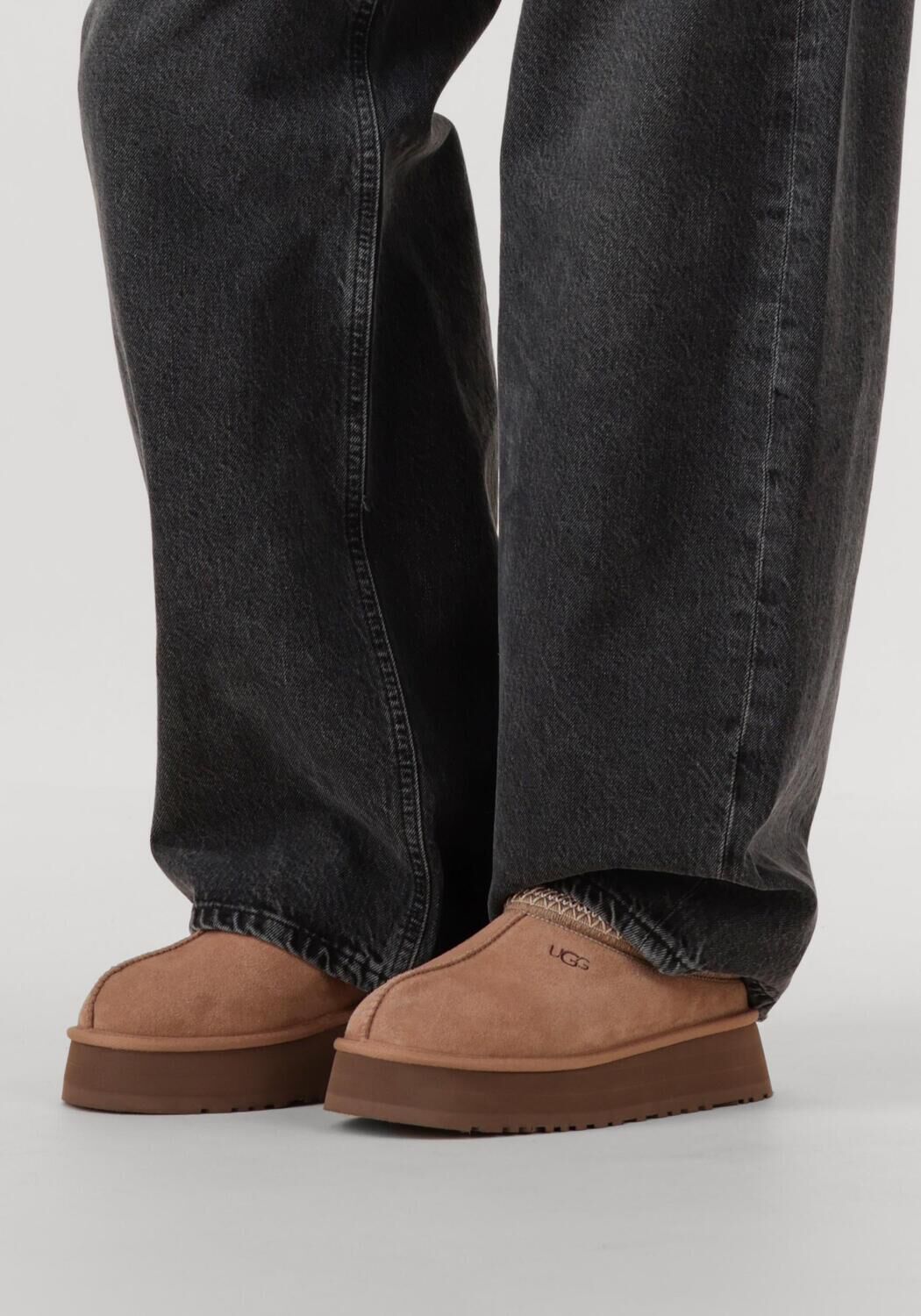 Beige UGG Slipper W TAZZ II - large