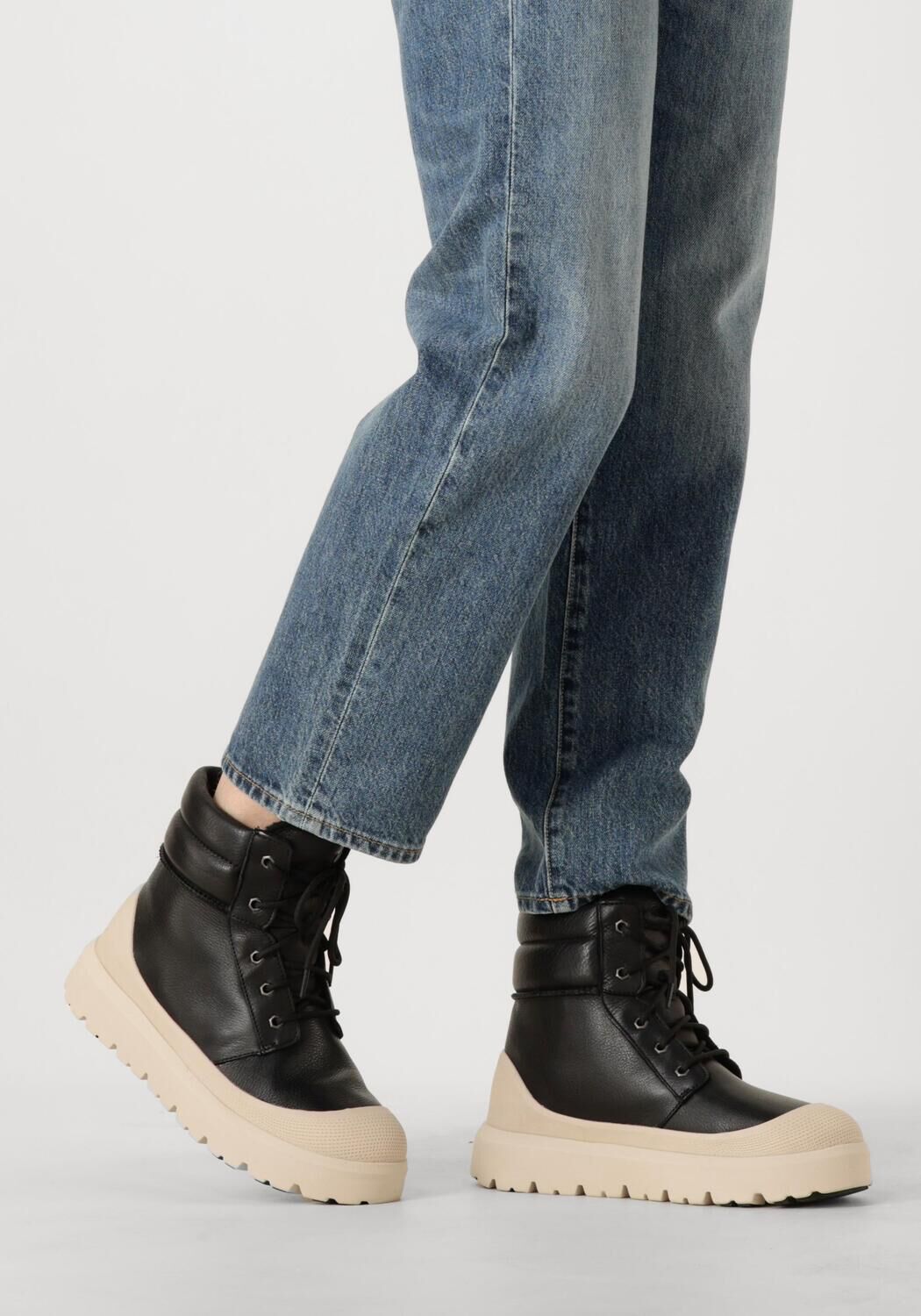 Schwarze UGG Winterstiefel NEUMEL HIGH WEATH HYBRID - large