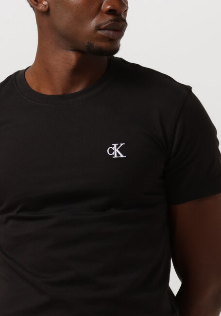 Schwarze CALVIN KLEIN T-shirt CK ESSENTIAL SLIM TE - large
