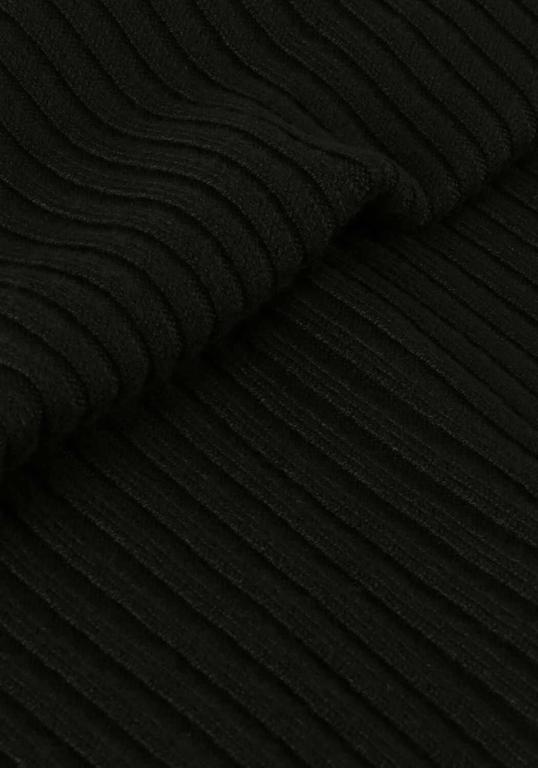 Schwarze SECOND FEMALE Tops & T-shirts SANKA KNIT T-NECK - large