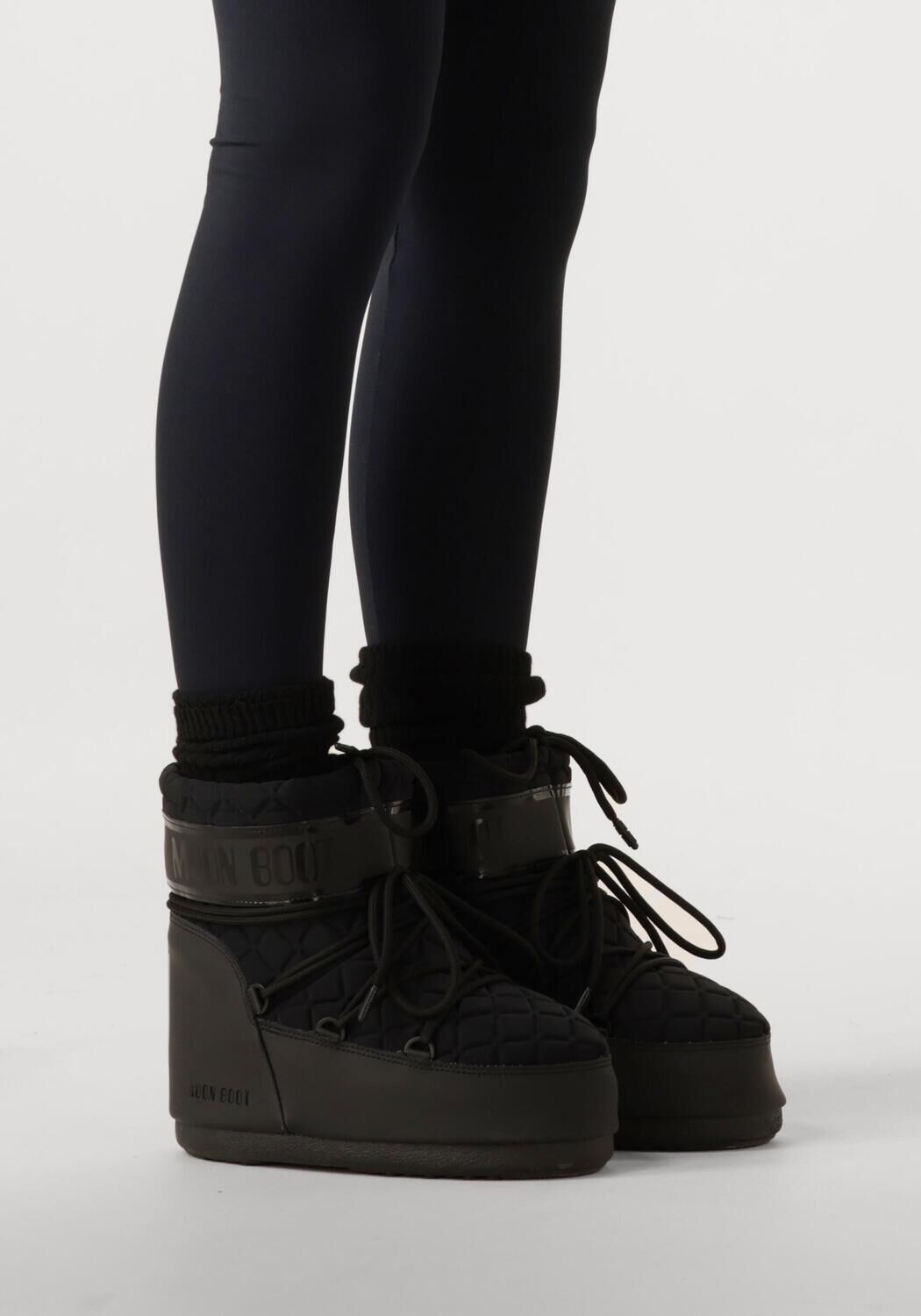 Schwarze MOON BOOT Snowboots ICON LOW QUILT - large