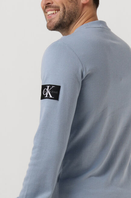 Blaue CALVIN KLEIN Sweatshirt MONOLOGO BADGE WAFFLE LS TEE - large