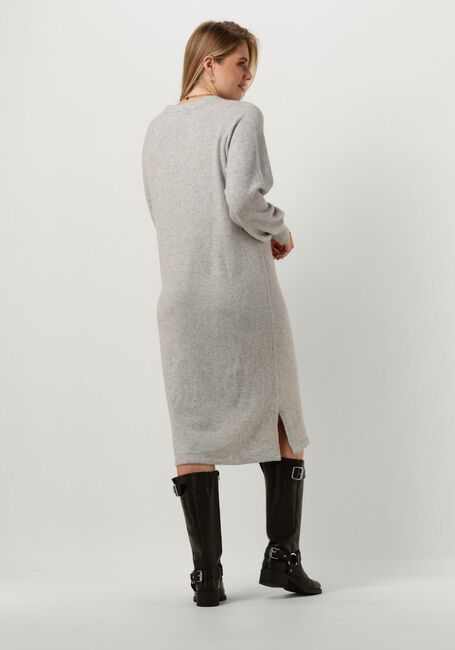 Graue MINUS Midikleid LILIANNE V-NECK MIDI KNIT DRESS - large