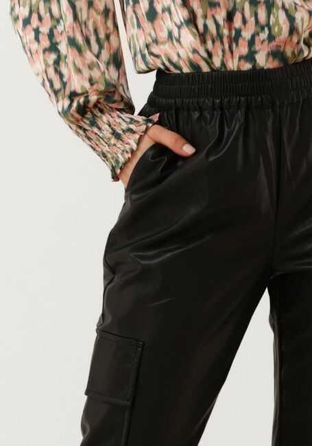 Schwarze NEO NOIR Cargohosen CARLOTTA FAUX PANTS - large