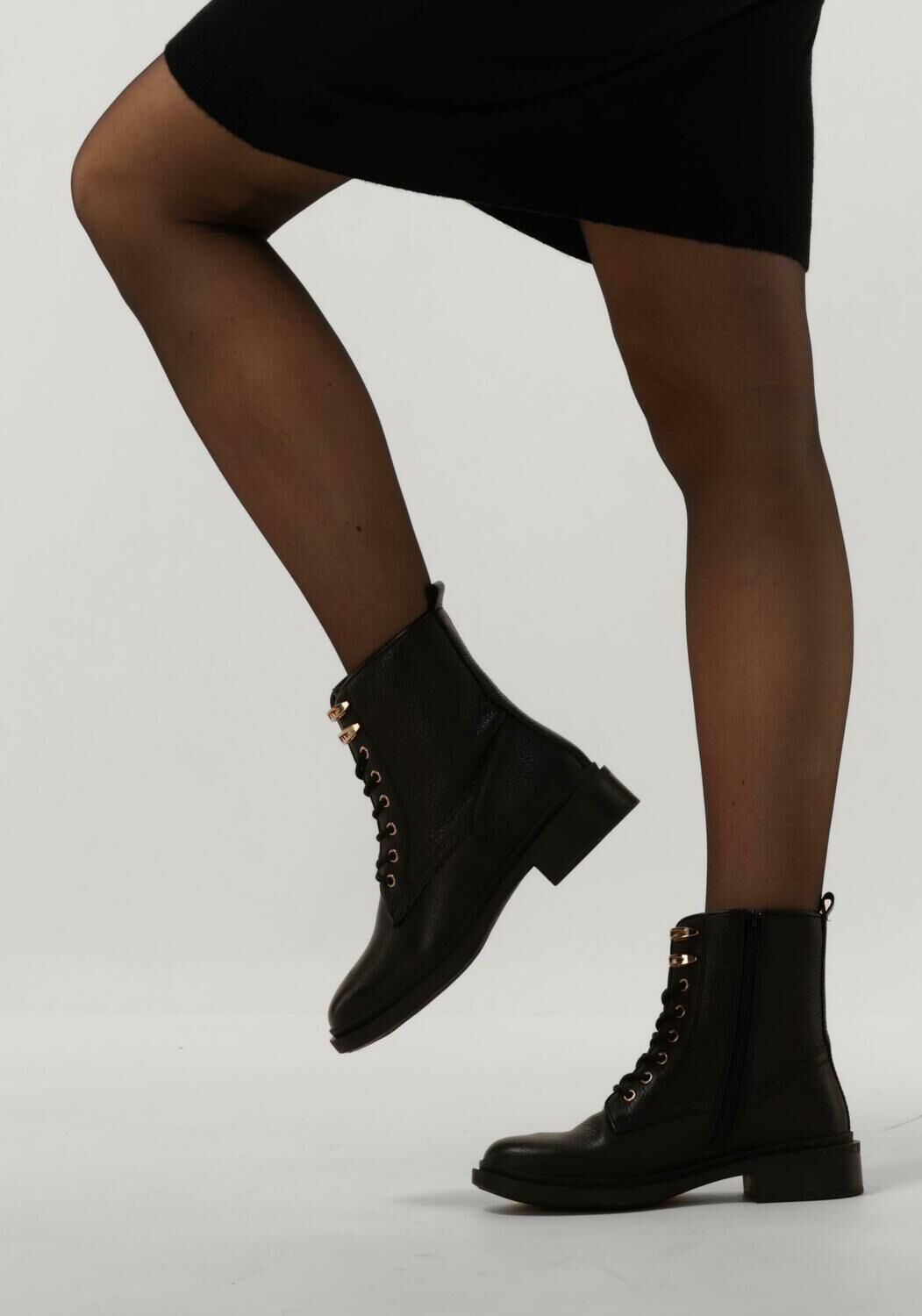 Schwarze OMODA Schn&uuml;rboots TIRZA-26 - large