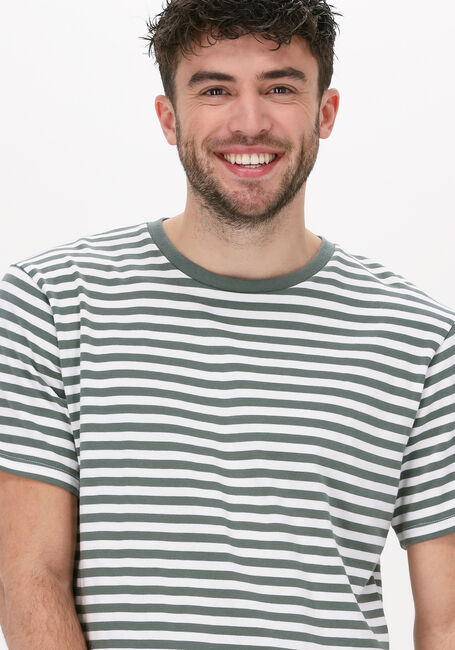 Grüne MINIMUM T-shirt JANNUS 9322 - large