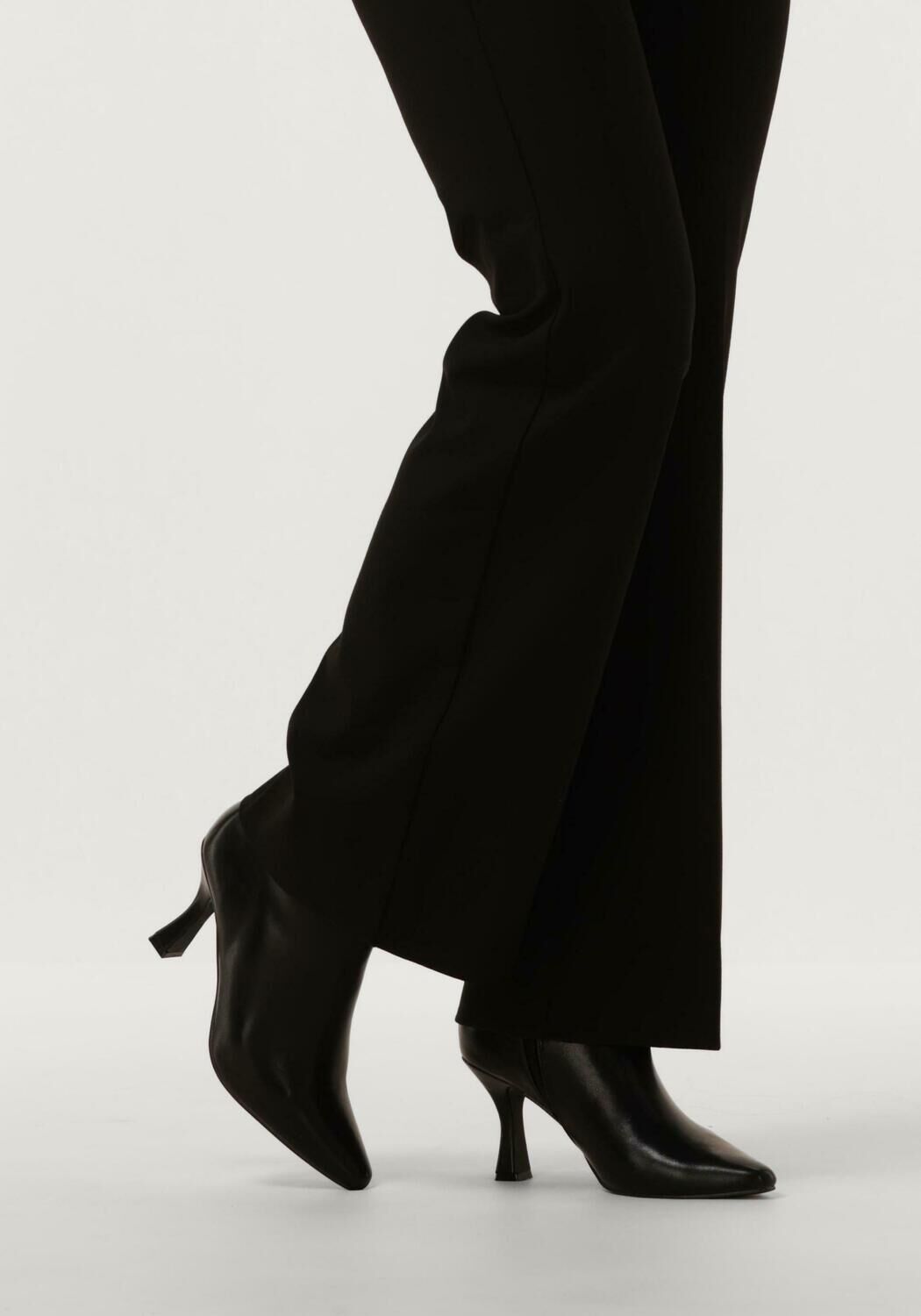 Schwarze OMODA Stiefeletten S4222 - large