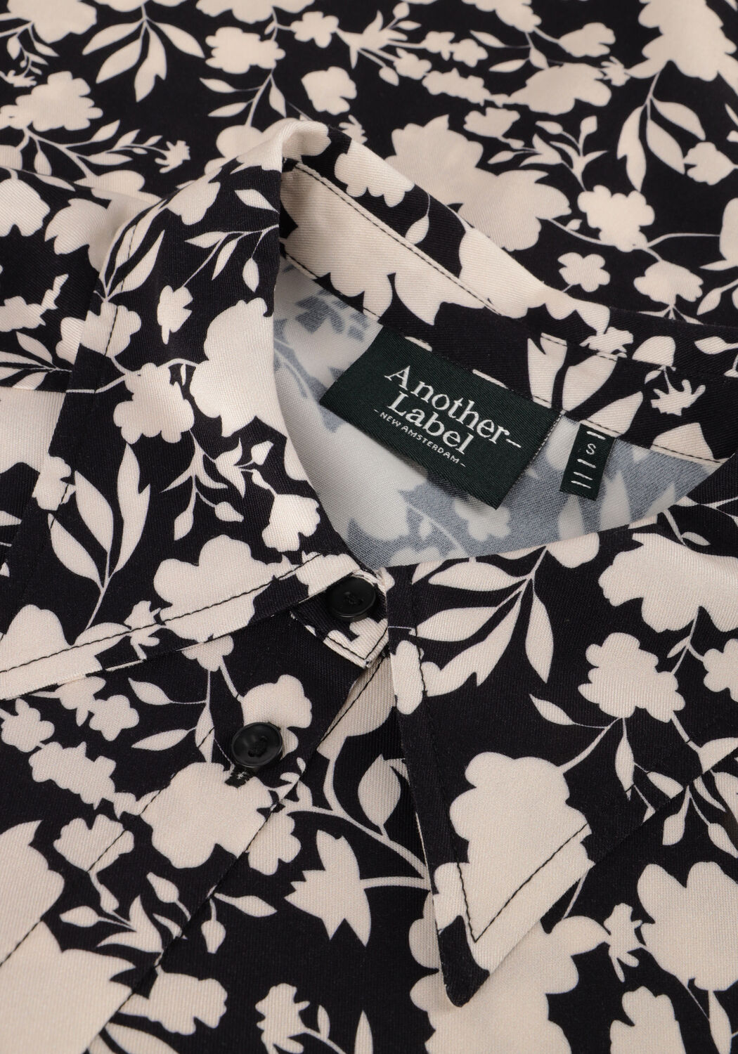 Schwarze ANOTHER LABEL Blusen JAYLA SHIRT L/S - large