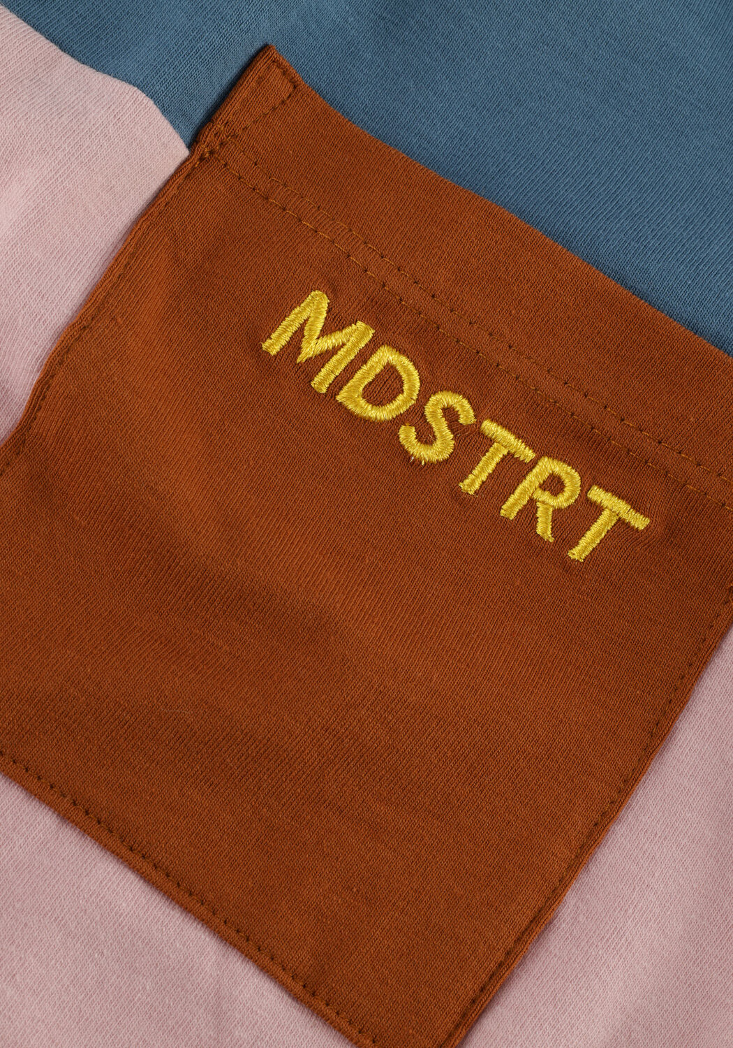 Lila MOODSTREET T-shirt T-SHIRT COLORBLOCK WITH CONTRAST CHESTPOCKET - large