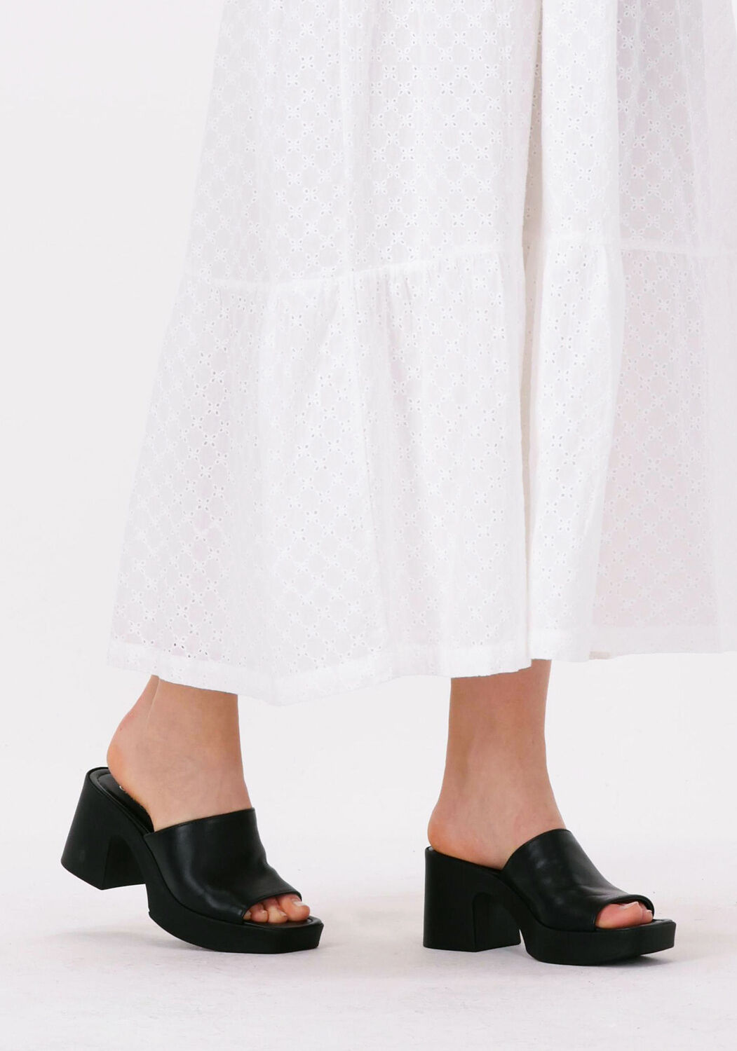 Schwarze NOTRE-V Mules 7677 - large