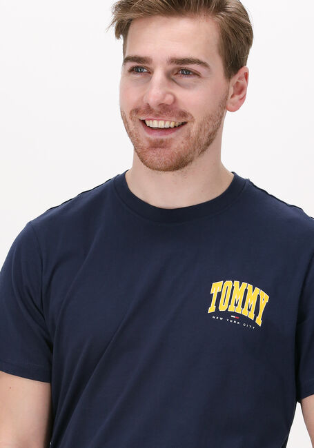 Dunkelblau TOMMY JEANS T-shirt TJM CHEST COLLEGE GRAPHIC TEE - large