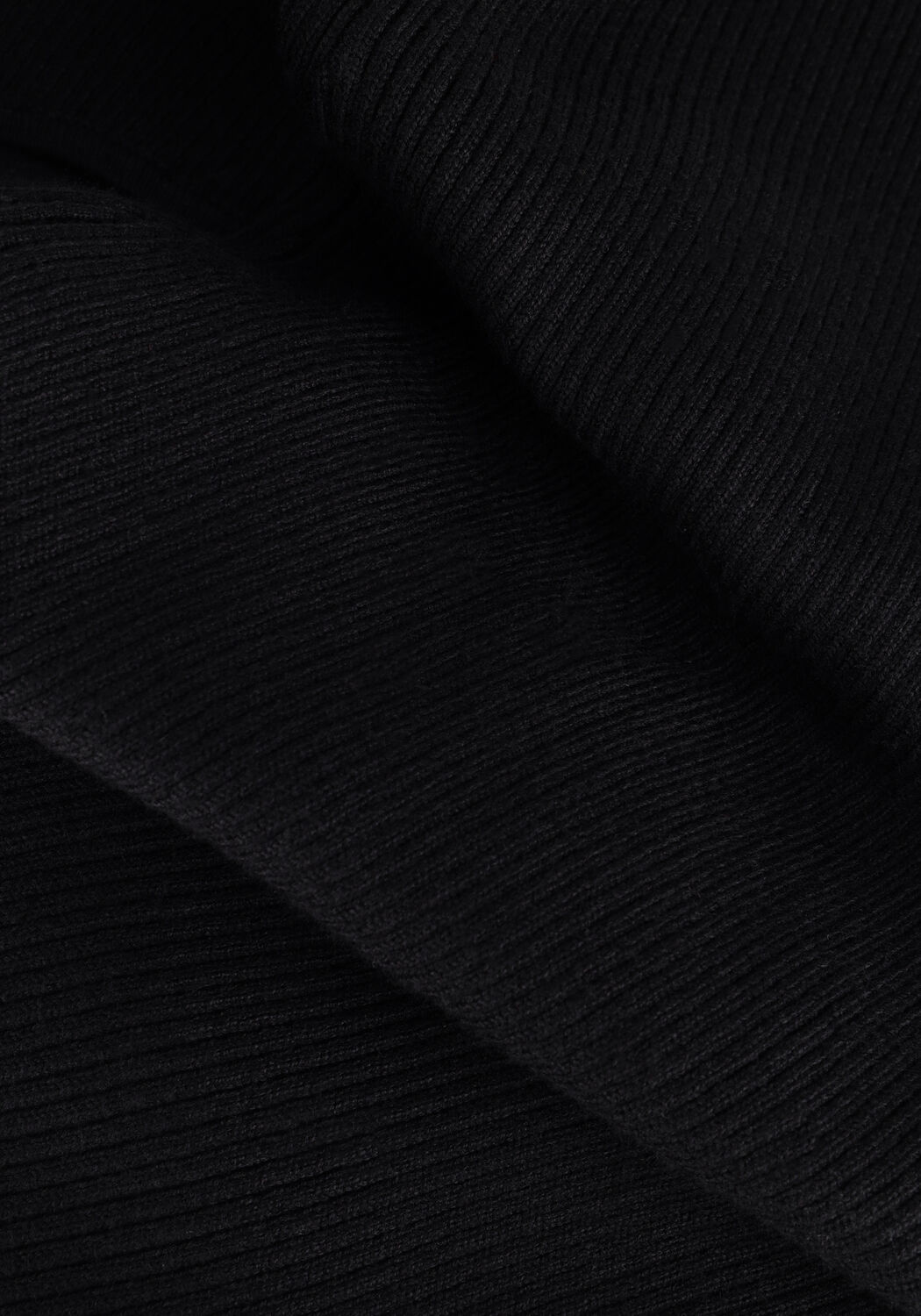 Schwarze Y.A.S. Midikleid YASKANNA LS MIDI KNIT DRESS - large