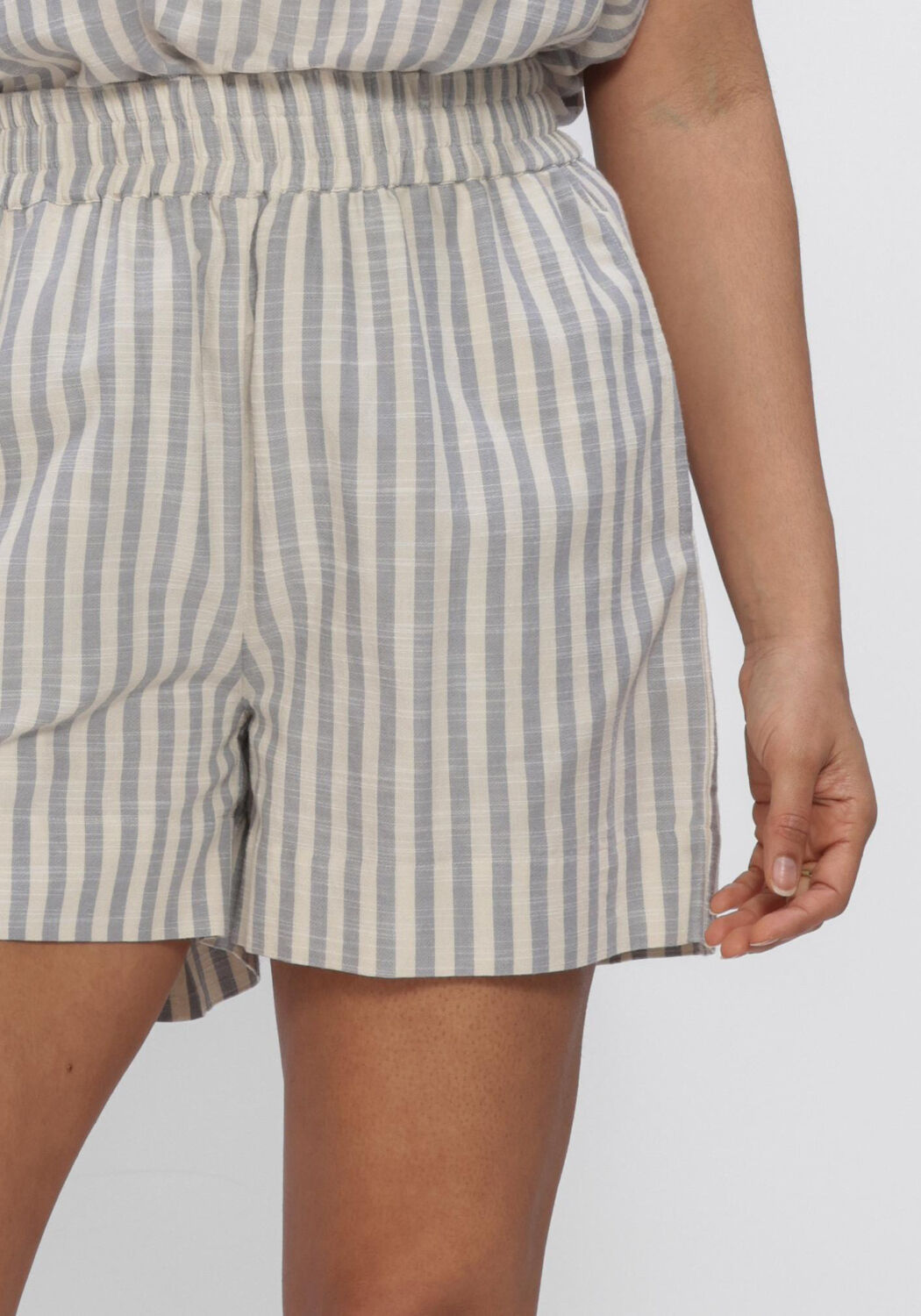 Hellblau KNIT-TED Kurze Hose NANCY - large