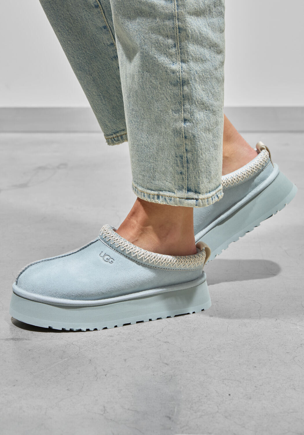 Blaue UGG Hausschuhe W TAZZ - medium