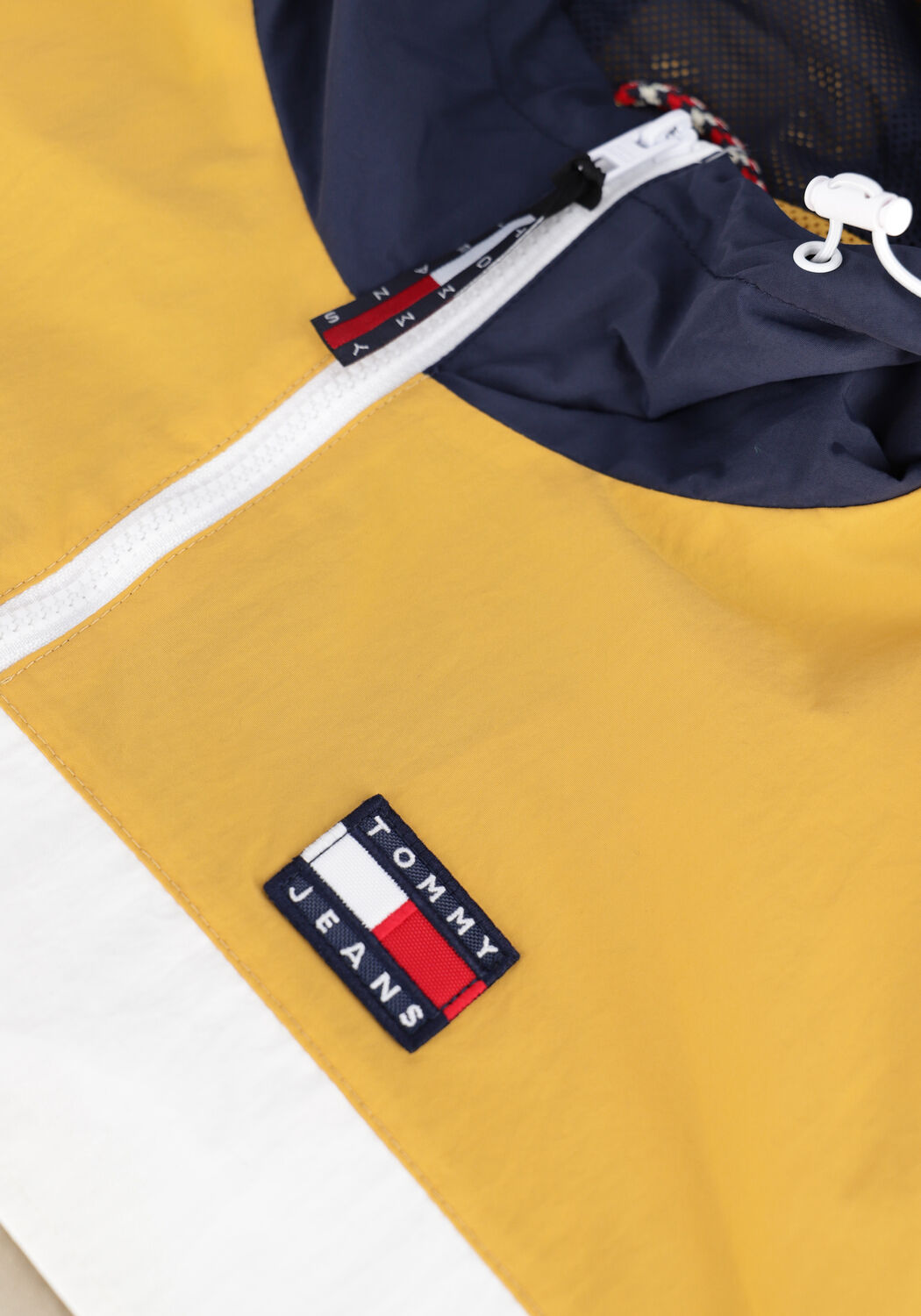 Gelbe TOMMY JEANS Jack TJM CHICAGO COLORBLOCK - large