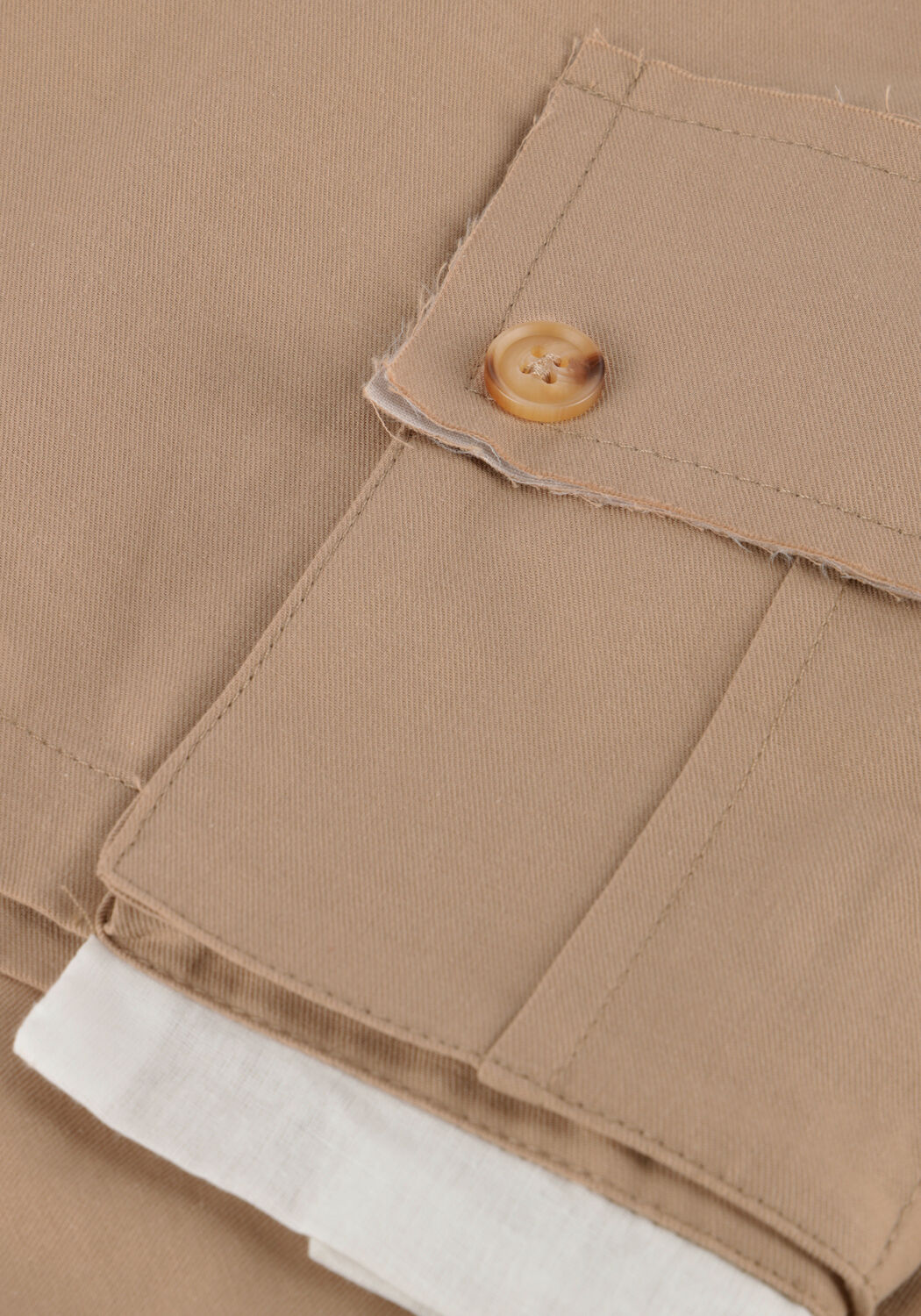 Camelfarbene REFINED DEPARTMENT Kurze Hosen ILLA - large