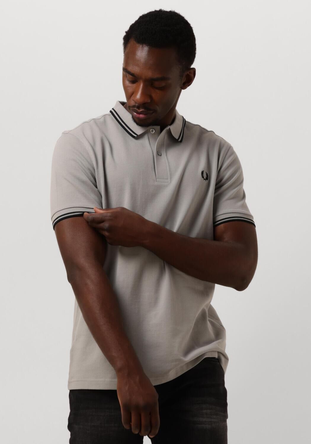 FRED PERRY Sale Restposten Bis zu 70 Rabatt Omoda