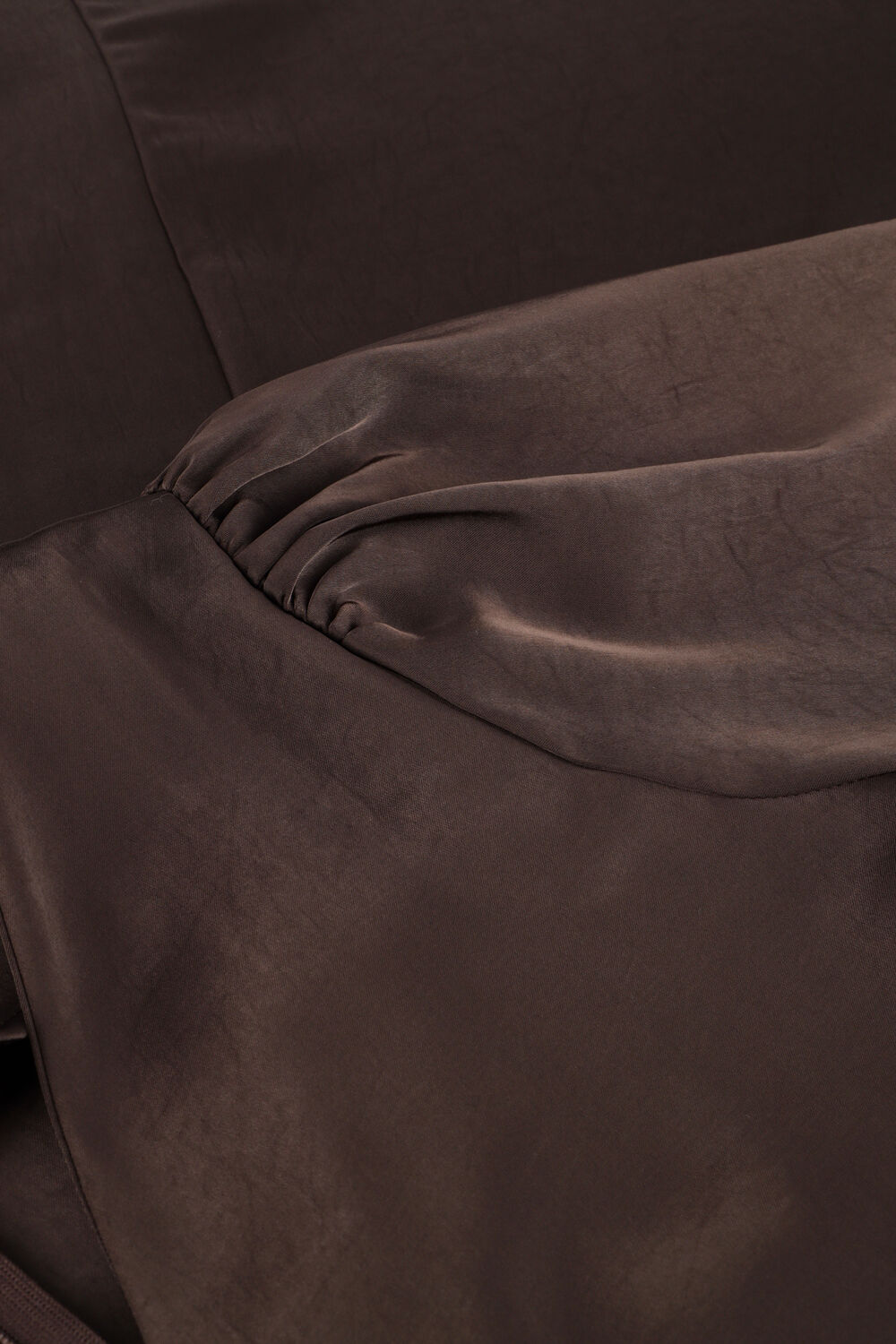 Braune NEO NOIR Midikleid RIMINI HEAVY SATEEN DRESS - large