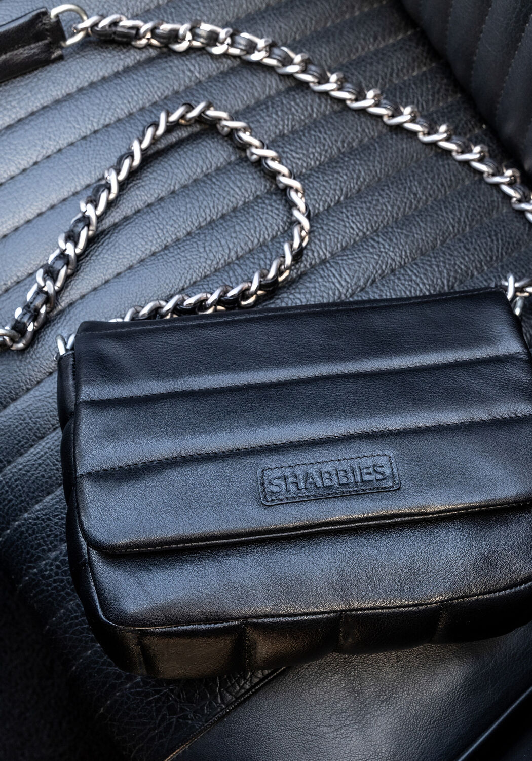 Schwarze SHABBIES BY WENDY Umh&auml;ngetasche WENDY PILLOW - large