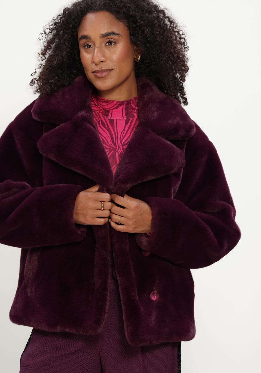 Bordeaux POM AMSTERDAM Fake-Fur-Jack CLEO DARK PLUM - large