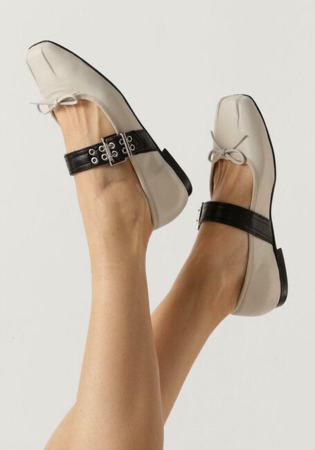 Weiße TORAL Ballerinas ASTRID - large