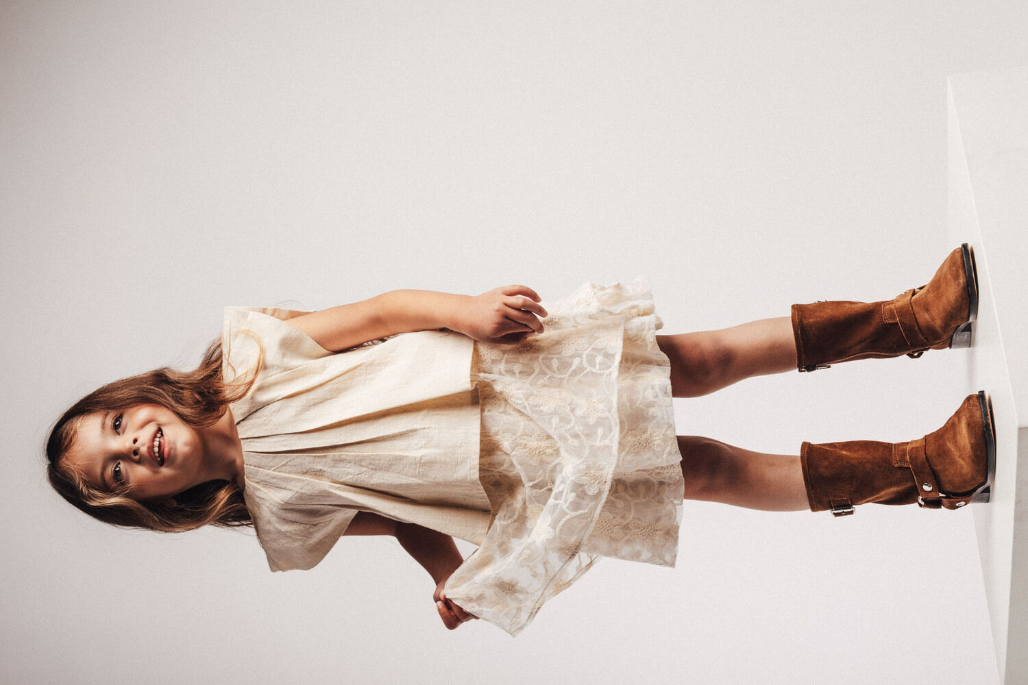 Creme BAJE STUDIO Minikleid MIRA - large