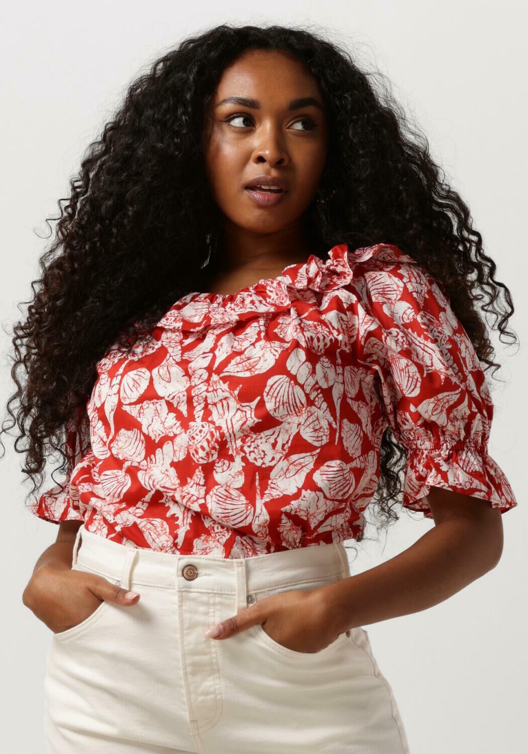 Omoda scotch and soda outlet