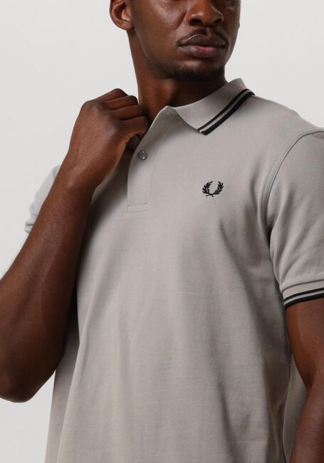 Graue FRED PERRY Polo-Shirt THE TWIN TIPPED FRED PERRY SHIRT - large