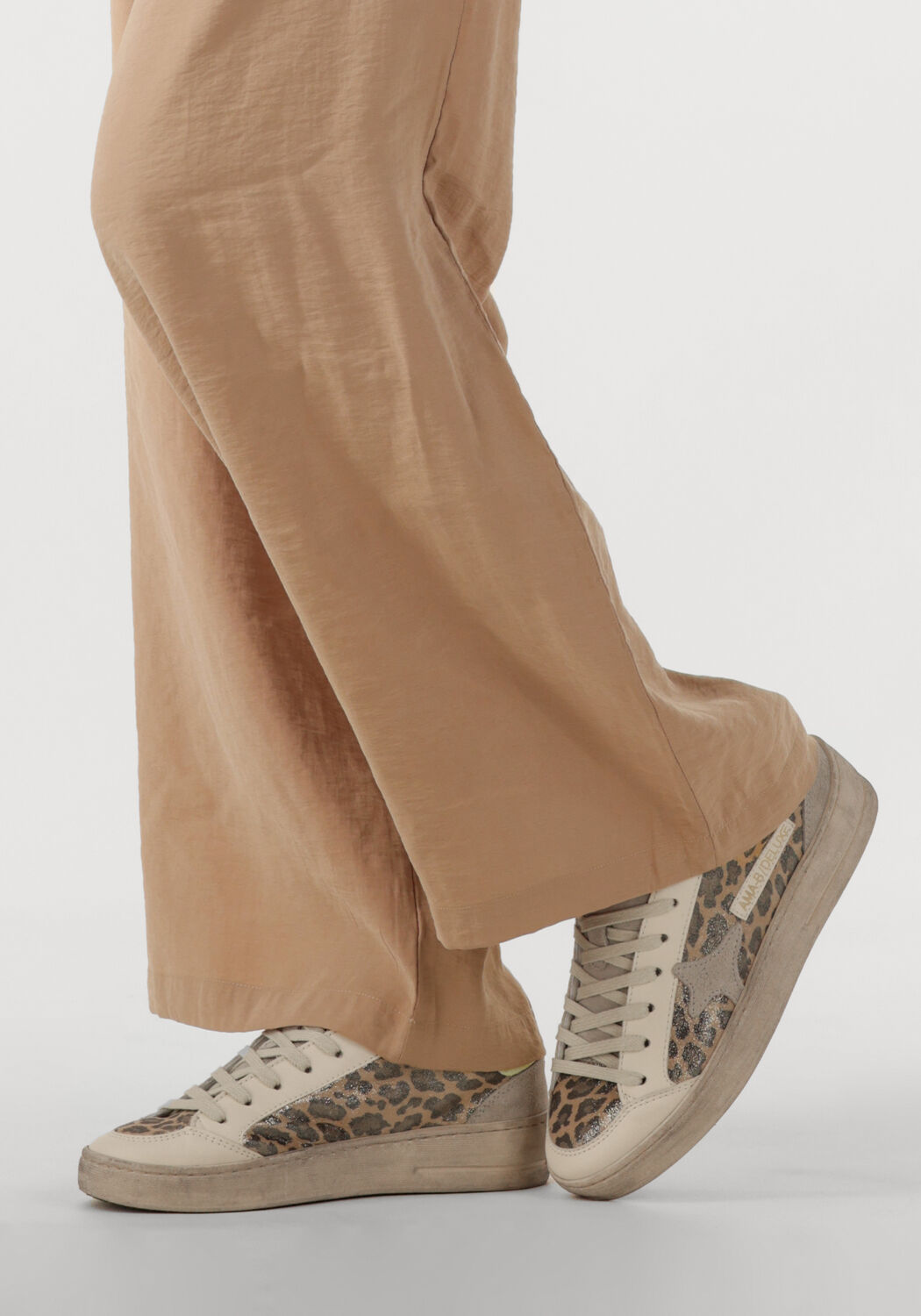 Beige AMA BRAND DELUXE Sneaker Low SLAM - large