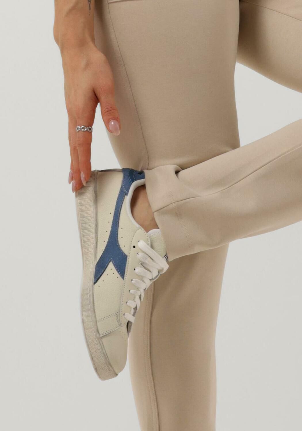 Wei&szlig;e DIADORA Sneaker Low GAME L LOW WAXED WN - large