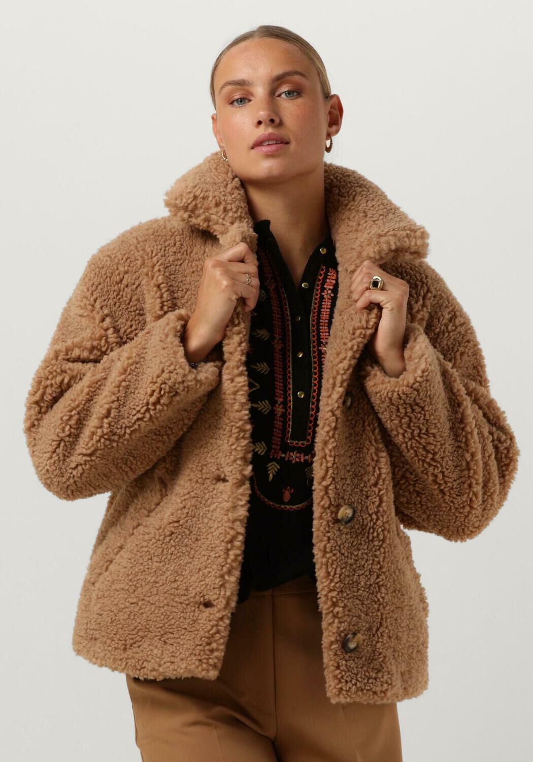 Vanessa bruno camel 2025