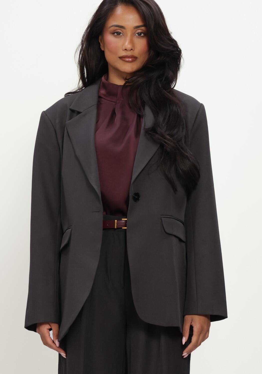 Schwarze OMODA ATELIER Blazer OM-JACKIE X QUINTY - large