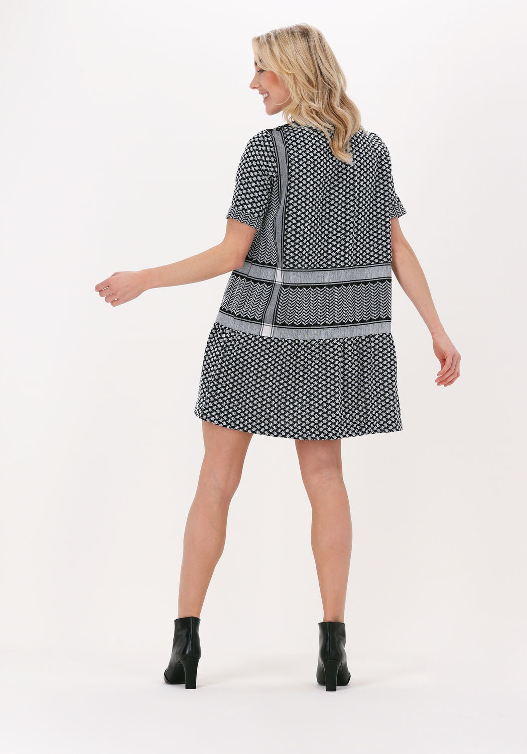 Tara clothing outlet